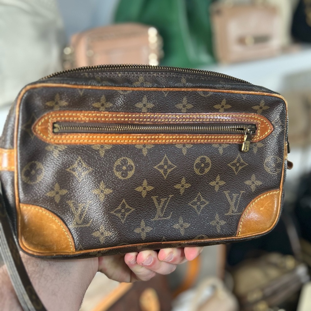 LV WRISTLET